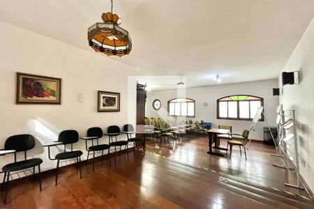 Sala de casa à venda com 4 quartos, 246m² em Mirandópolis, São Paulo