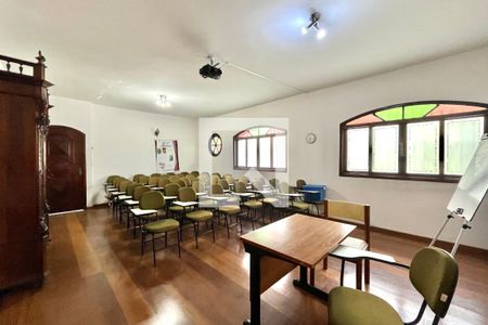 Sala de casa à venda com 4 quartos, 246m² em Mirandópolis, São Paulo