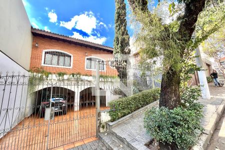 Fachada de casa à venda com 4 quartos, 246m² em Mirandópolis, São Paulo