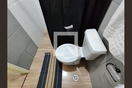 Banheiro de kitnet/studio para alugar com 1 quarto, 20m² em Guaianases, Ferraz de Vasconcelos