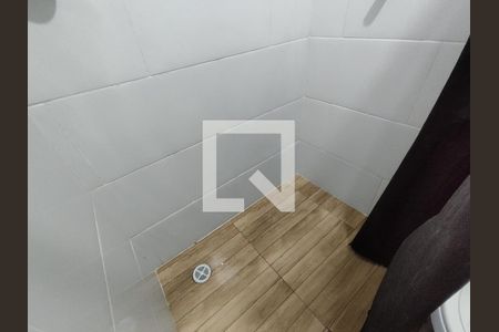 Banheiro de kitnet/studio para alugar com 1 quarto, 20m² em Guaianases, Ferraz de Vasconcelos