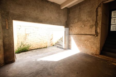 Garagem de casa à venda com 3 quartos, 200m² em Imirim, São Paulo