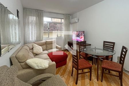 Sala de apartamento para alugar com 2 quartos, 90m² em Embaré, Santos