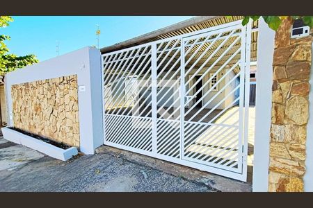 Foto 01 de casa à venda com 4 quartos, 73m² em Jardim Roseira, Campinas