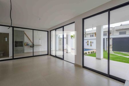 Sala de casa à venda com 4 quartos, 212m² em Vargem Pequena, Rio de Janeiro