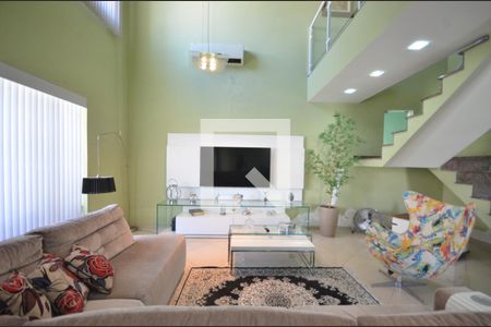 Sala de casa de condomínio para alugar com 3 quartos, 400m² em Campo Grande, Rio de Janeiro