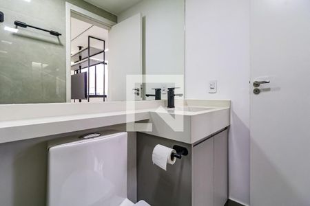 Banheiro de kitnet/studio para alugar com 1 quarto, 24m² em Butantã, São Paulo