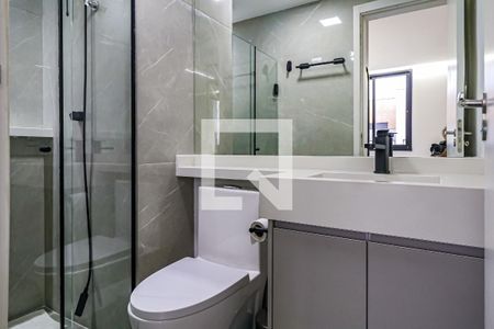 Banheiro de kitnet/studio para alugar com 1 quarto, 24m² em Butantã, São Paulo