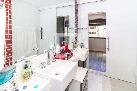 Banheiro da Suíte 1 de apartamento à venda com 3 quartos, 421m² em Perdizes, São Paulo