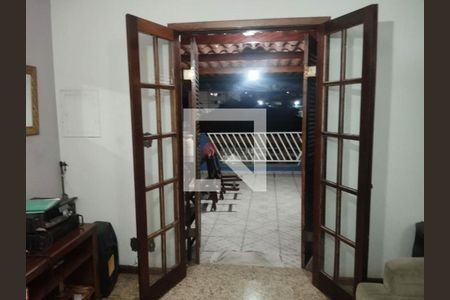 Casa à venda com 3 quartos, 107m² em Vila Invernada, São Paulo