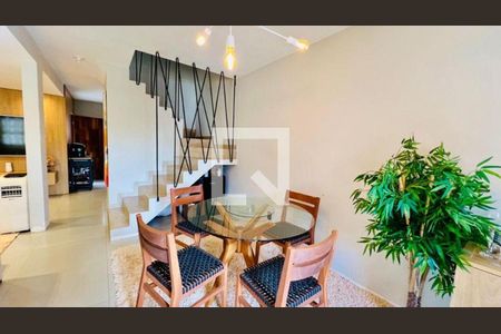 Casa à venda com 3 quartos, 121m² em Camboinhas, Niterói