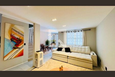 Casa à venda com 3 quartos, 121m² em Camboinhas, Niterói