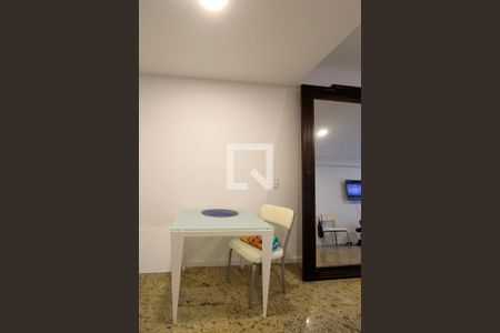 Sala de apartamento para alugar com 1 quarto, 50m² em Barra da Tijuca, Rio de Janeiro