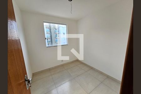 Quarto de apartamento à venda com 3 quartos, 89m² em Heliópolis, Belo Horizonte