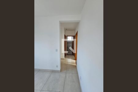 Corredor de apartamento à venda com 3 quartos, 89m² em Heliópolis, Belo Horizonte