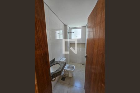 Banheiro de apartamento à venda com 3 quartos, 89m² em Heliópolis, Belo Horizonte