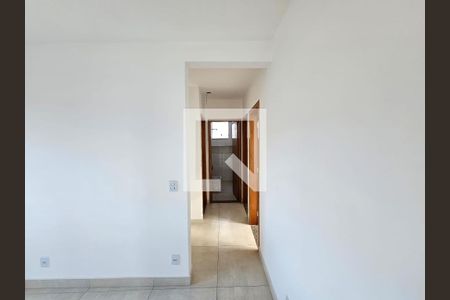 Corredor de apartamento à venda com 3 quartos, 89m² em Heliópolis, Belo Horizonte