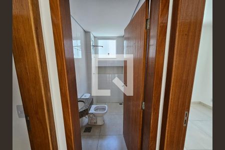 Banheiro de apartamento à venda com 3 quartos, 89m² em Heliópolis, Belo Horizonte
