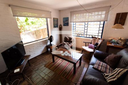 Sala de TV de casa à venda com 3 quartos, 1500m² em Cidade Universitária, Campinas