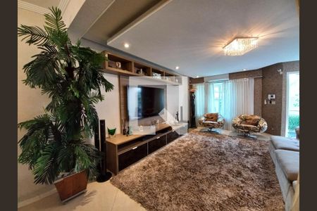 Sala de casa à venda com 3 quartos, 223m² em Vila Bertioga, São Paulo