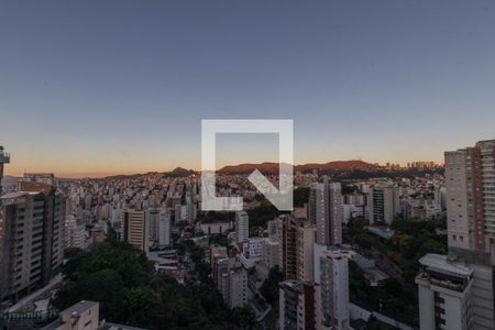Vista da Sala de apartamento à venda com 4 quartos, 221m² em Luxemburgo, Belo Horizonte