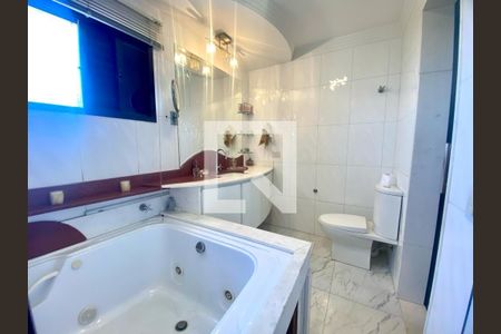 Banheiro de apartamento à venda com 3 quartos, 265m² em Tatuapé, São Paulo