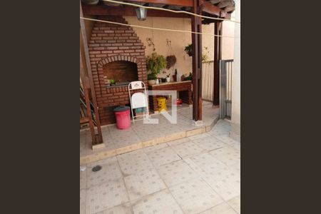 Quintal de casa à venda com 3 quartos, 165m² em Quarta Parada, São Paulo