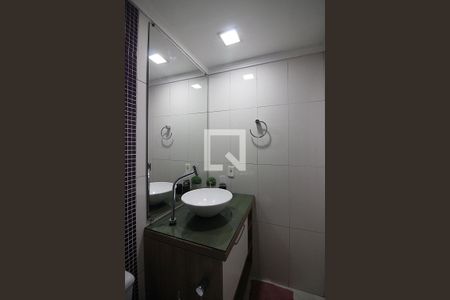 Banheiro Social de apartamento à venda com 2 quartos, 49m² em Santa Terezinha, São Bernardo do Campo
