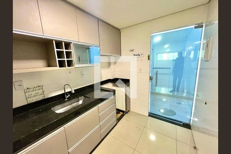 Cozinha de apartamento para alugar com 2 quartos, 60m² em Copacabana, Belo Horizonte