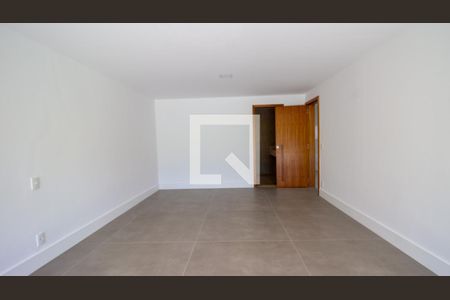 Suíte 1 de casa à venda com 5 quartos, 330m² em Barra da Tijuca, Rio de Janeiro