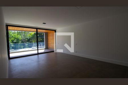 Suíte 1 de casa à venda com 5 quartos, 330m² em Barra da Tijuca, Rio de Janeiro