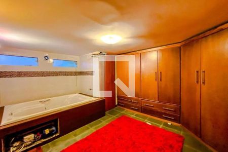 Banheiro / Closet de casa à venda com 3 quartos, 137m² em Água Rasa, São Paulo