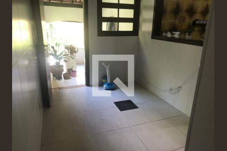 Casa à venda com 7 quartos, 195m² em Charitas, Niterói