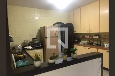 Casa à venda com 7 quartos, 195m² em Charitas, Niterói