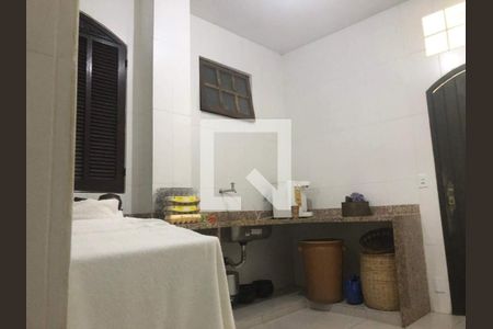 Casa à venda com 7 quartos, 195m² em Charitas, Niterói