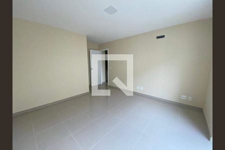 Casa à venda com 3 quartos, 156m² em Taquara, Rio de Janeiro