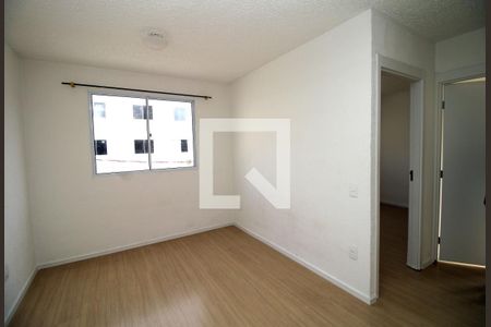 Sala de apartamento para alugar com 2 quartos, 54m² em Brás de Pina, Rio de Janeiro