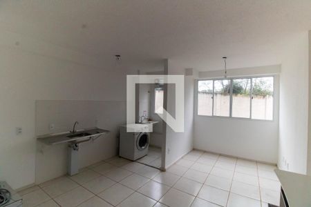 Sala de apartamento para alugar com 2 quartos, 42m² em Tribobó, São Gonçalo