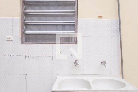 Área de Serviço de casa para alugar com 2 quartos, 180m² em Jardim Colonial, São Paulo