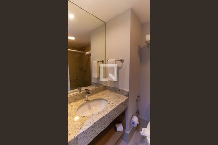 Banheiro de kitnet/studio para alugar com 1 quarto, 20m² em Boa Viagem, Niterói