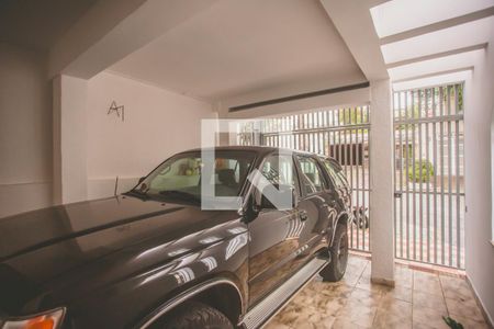 Garagem de casa à venda com 3 quartos, 180m² em Planalto Paulista, São Paulo