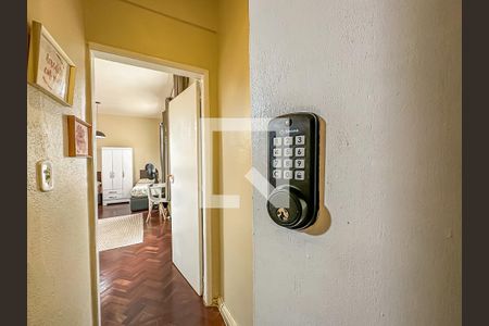 Corredor de apartamento para alugar com 1 quarto, 32m² em Lapa, Rio de Janeiro