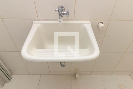 Banheiro de kitnet/studio para alugar com 1 quarto, 26m² em Higienópolis, São Paulo