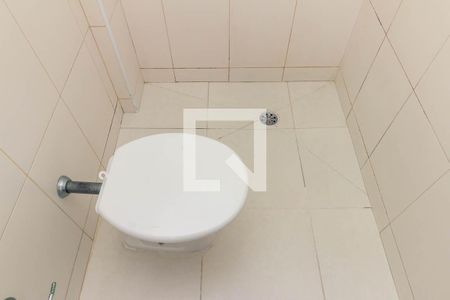 Banheiro de kitnet/studio para alugar com 1 quarto, 26m² em Higienópolis, São Paulo