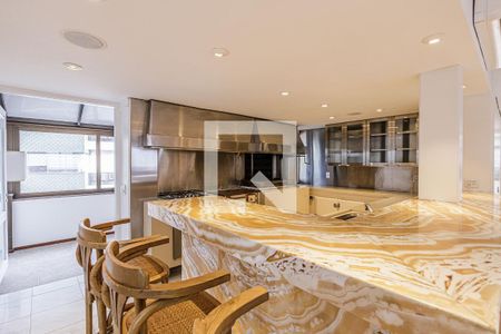 Cozinha 2  de apartamento à venda com 5 quartos, 597m² em Auxiliadora, Porto Alegre