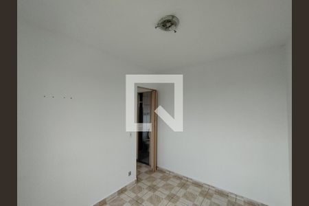 Quarto de apartamento para alugar com 2 quartos, 55m² em Jardim Santa Emilia, São Paulo