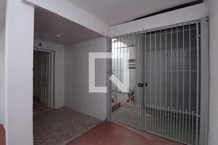 Quintal de casa para alugar com 2 quartos, 105m² em Vila Sabrina, São Paulo