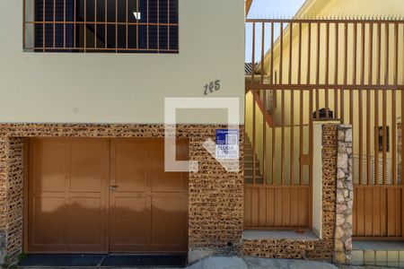 Fachada + Plaquinha de casa para alugar com 2 quartos, 114m² em Penha de França, São Paulo