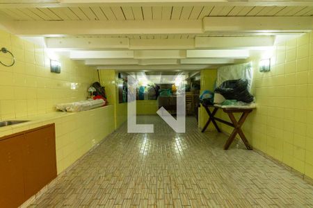 Garagem de casa para alugar com 2 quartos, 114m² em Penha de França, São Paulo