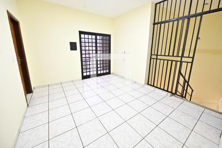 Hall quartos de casa para alugar com 4 quartos, 254m² em Serrinha, Goiânia